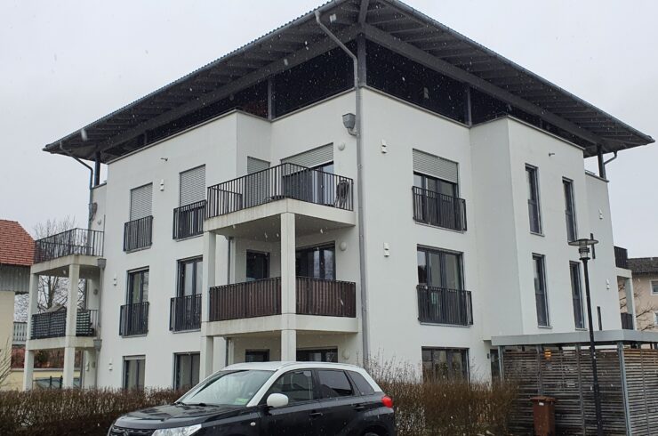 Wackersberg: Top neuwertige 4 Zi.Wohnung im 1. OG.