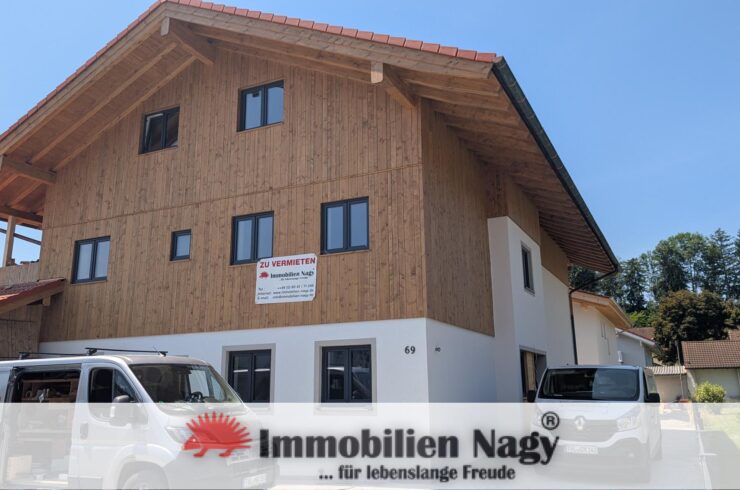 Penzberg: Schöne neu renovierte 4 Zi. Wohnungen 1.OG in bester Lage